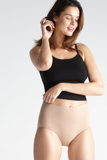 Load image into Gallery viewer, Yummie Tummie Seamlessly Shaped Ultralight Nylon Brief (2 Colours)