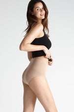 Load image into Gallery viewer, Yummie Tummie Seamlessly Shaped Ultralight Nylon Brief (2 Colours)