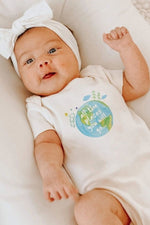 Load image into Gallery viewer, Finn + Emma Organic Cotton Graphic Bodysuit - Places You Will Go
