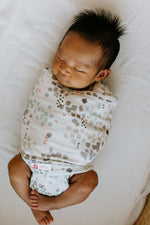 Load image into Gallery viewer, Embe 2-Way Legs In & Out Starter Swaddle (0-3 Months) - 6 Colours
